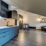 Black Box Apartment Smolyan