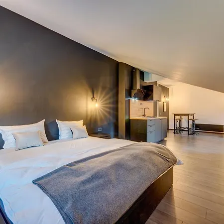 Black Box Apartment