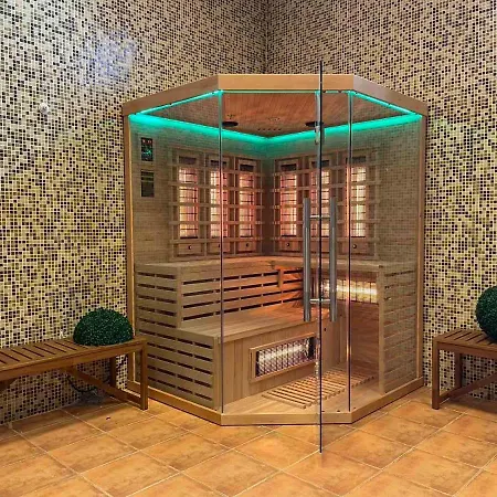 Apartment Black Box *