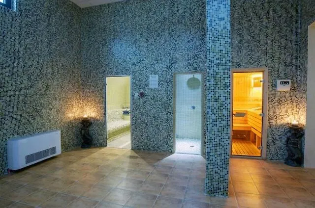 Black Box Apartment *